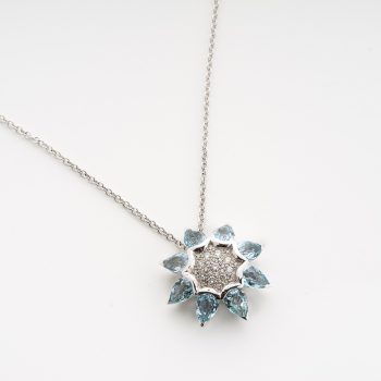 Pendente oro bianco, diamanti e acquamarine taglio goccia
