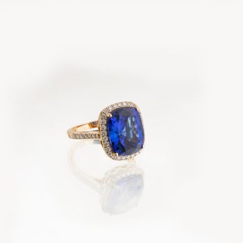 Anello in oro rosa tanzanite taglio cuscino(cert. IGI) e diamanti taglio brillante