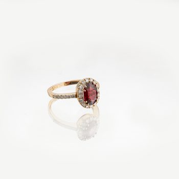 Anello in oro rosa rubino pigeon blood e diamanti