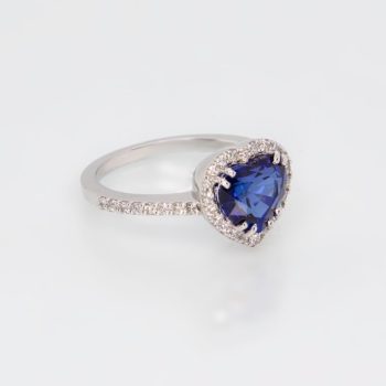 Anello cuore oro bianco diamanti e zaffiro